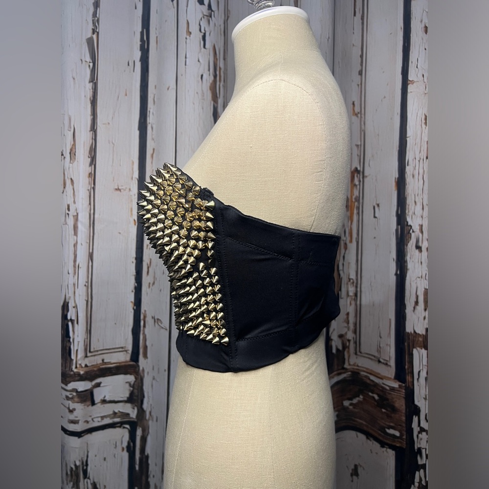 Oh yes Metallic Studded Crop Top - Picture 3 of 7